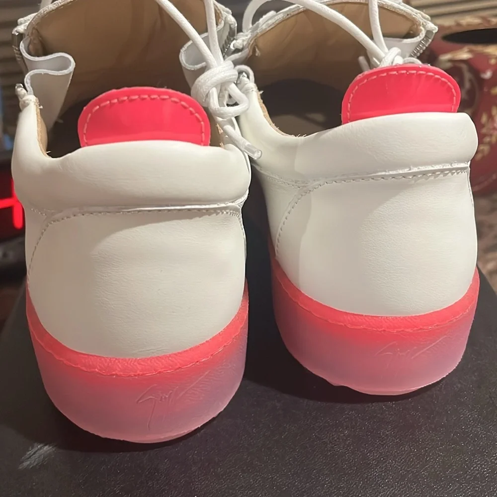 Giuseppe Zanotti size 41 pink bottom white sneaker. W-41 NWB - Picture 5 of 13